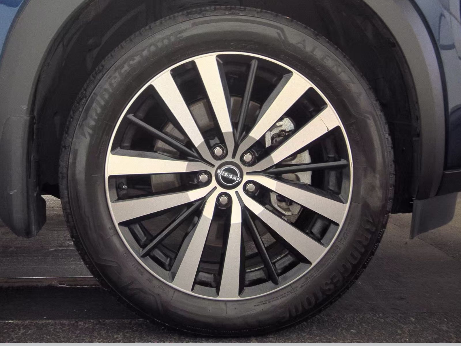 2023 Nissan Pathfinder Platinum AWD