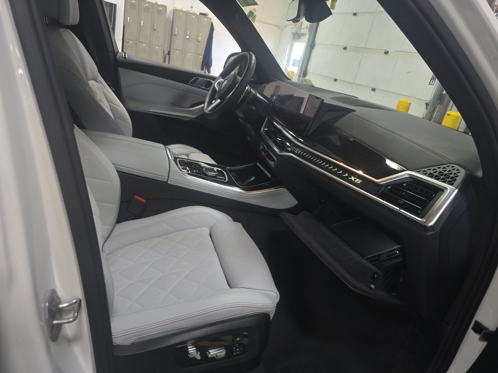 2026 BMW X5 xDrive50e AWD