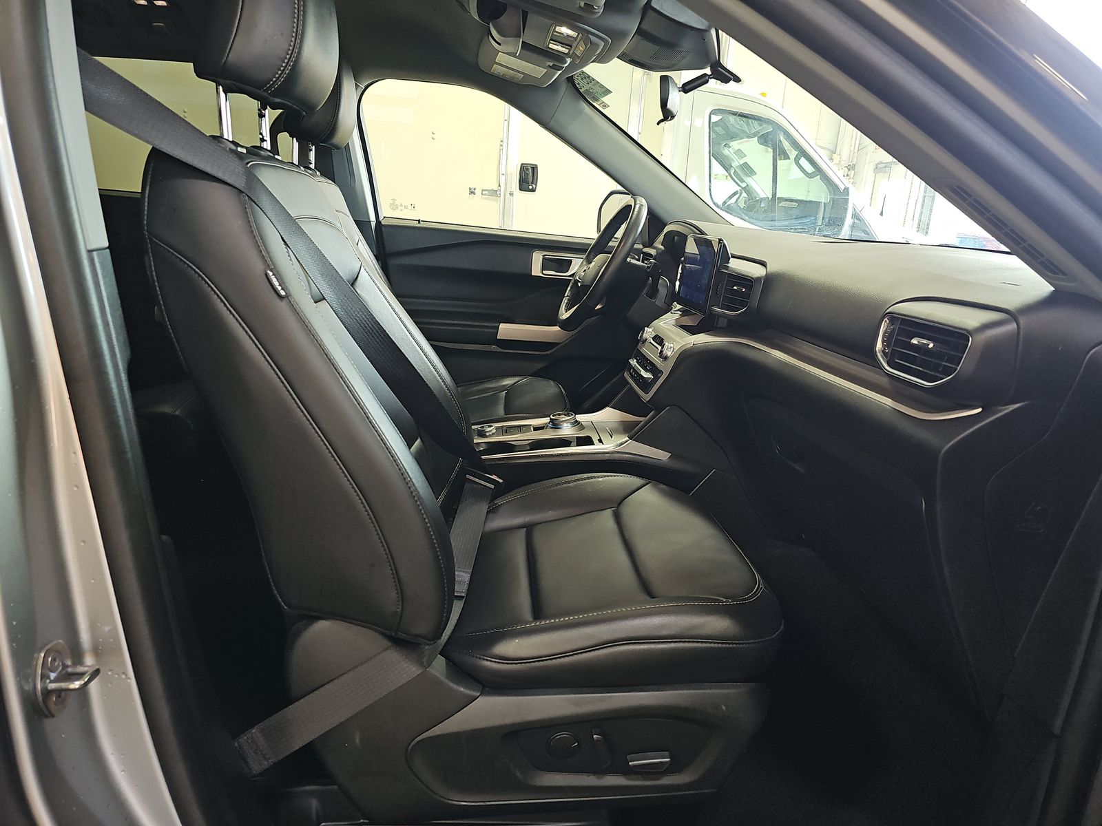 2023 Ford Explorer XLT AWD