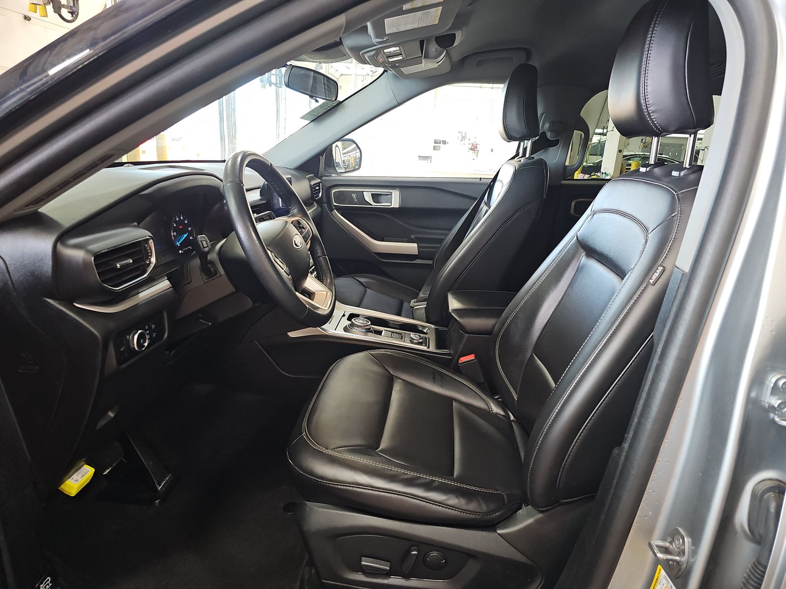 2023 Ford Explorer XLT AWD