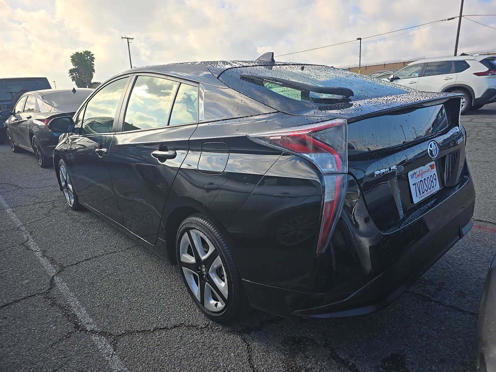 2016 Toyota Prius Three Touring FWD