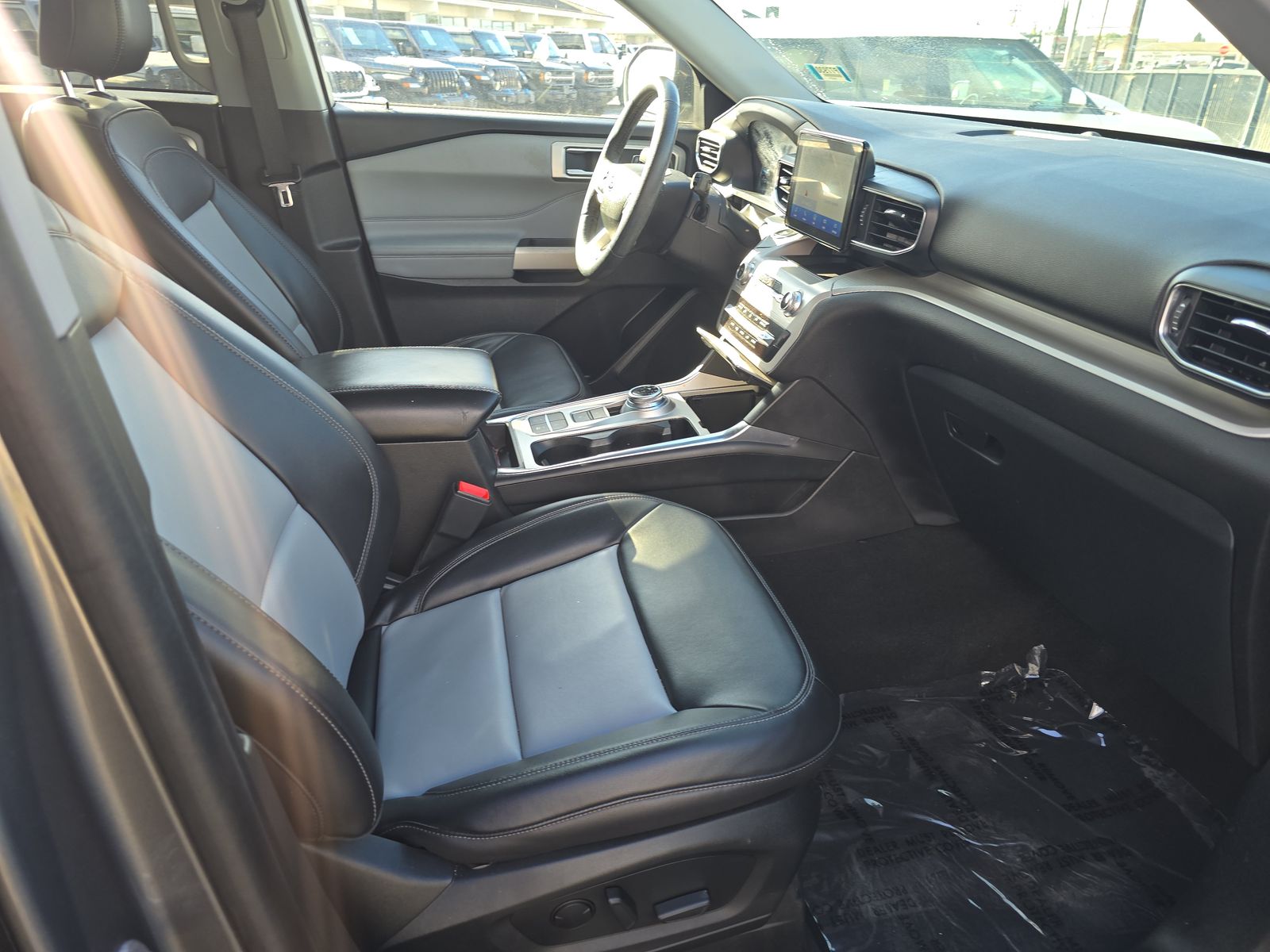 FORD EXPLORER - 9