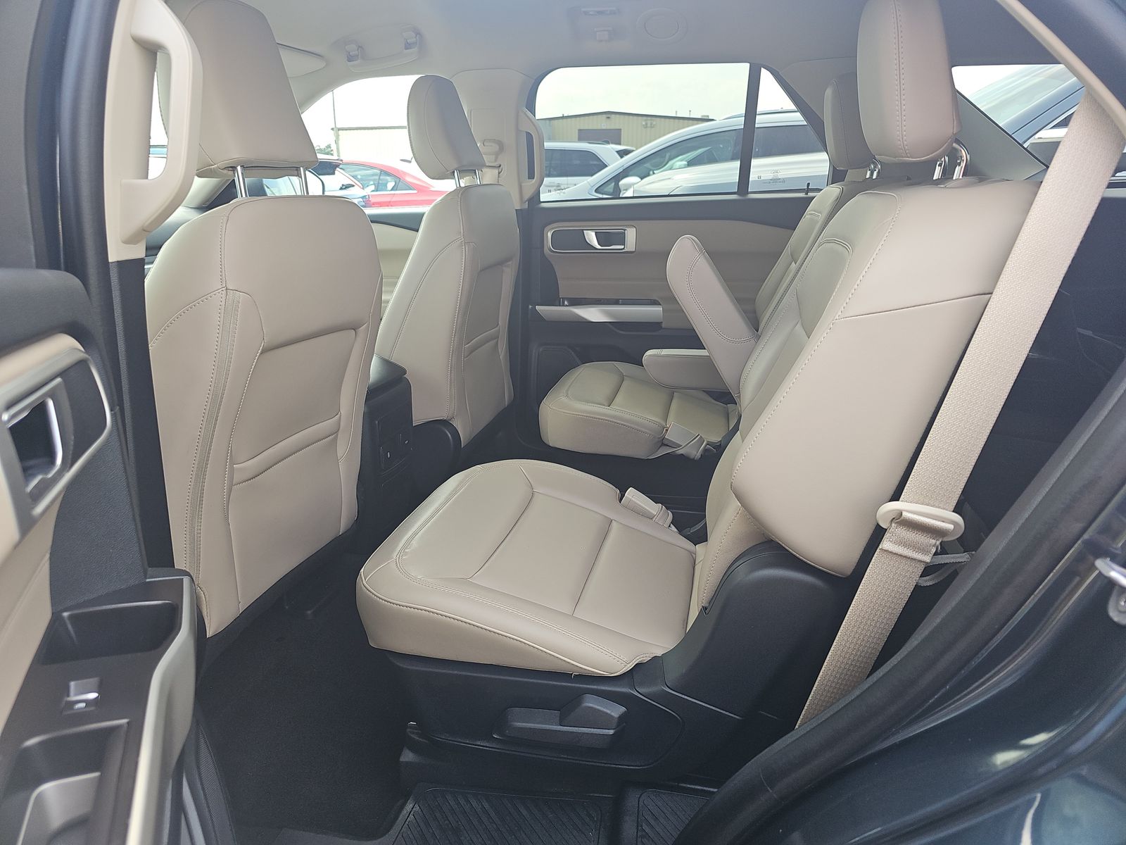 2023 Ford Explorer XLT AWD