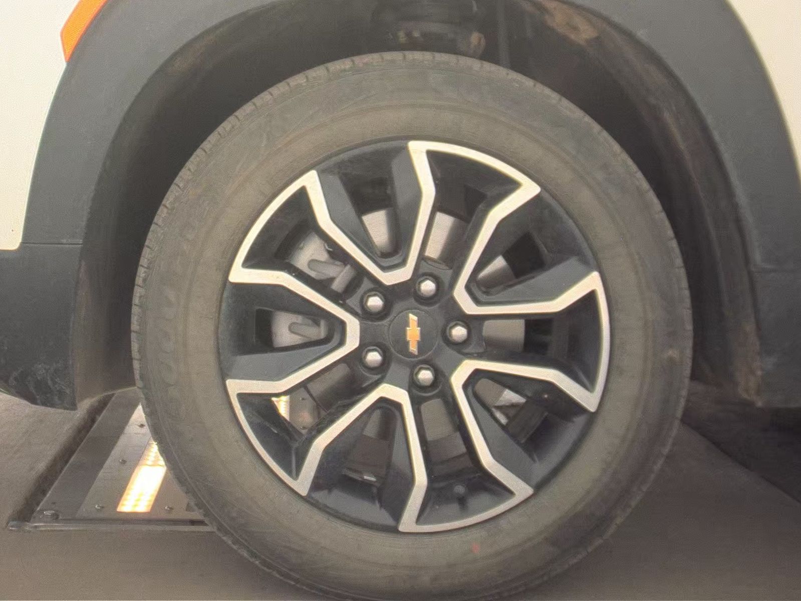 CHEVROLET ACTIV - 10