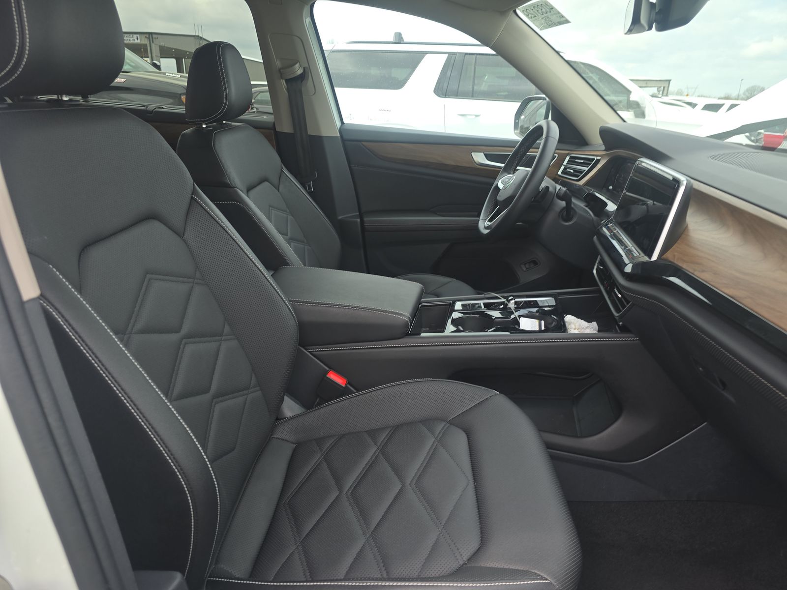 2025 Volkswagen Atlas 2.0T SE FWD