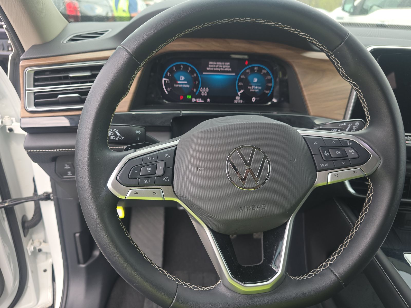 2025 Volkswagen Atlas 2.0T SE FWD