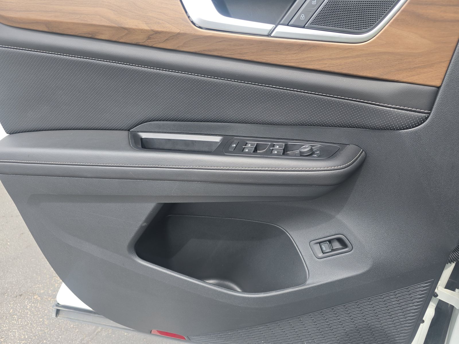 2025 Volkswagen Atlas 2.0T SE FWD