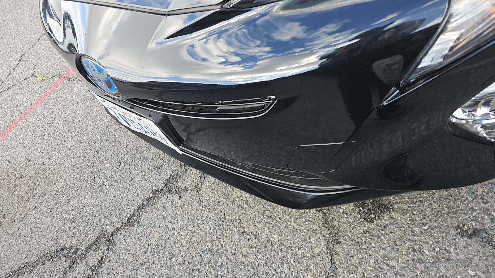 2016 Toyota Prius Three Touring FWD