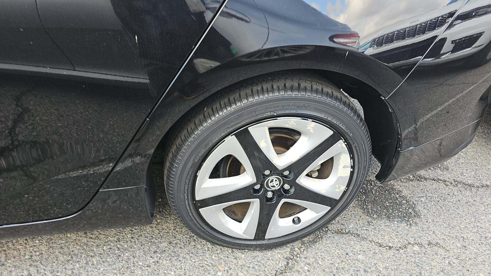 2016 Toyota Prius Three Touring FWD