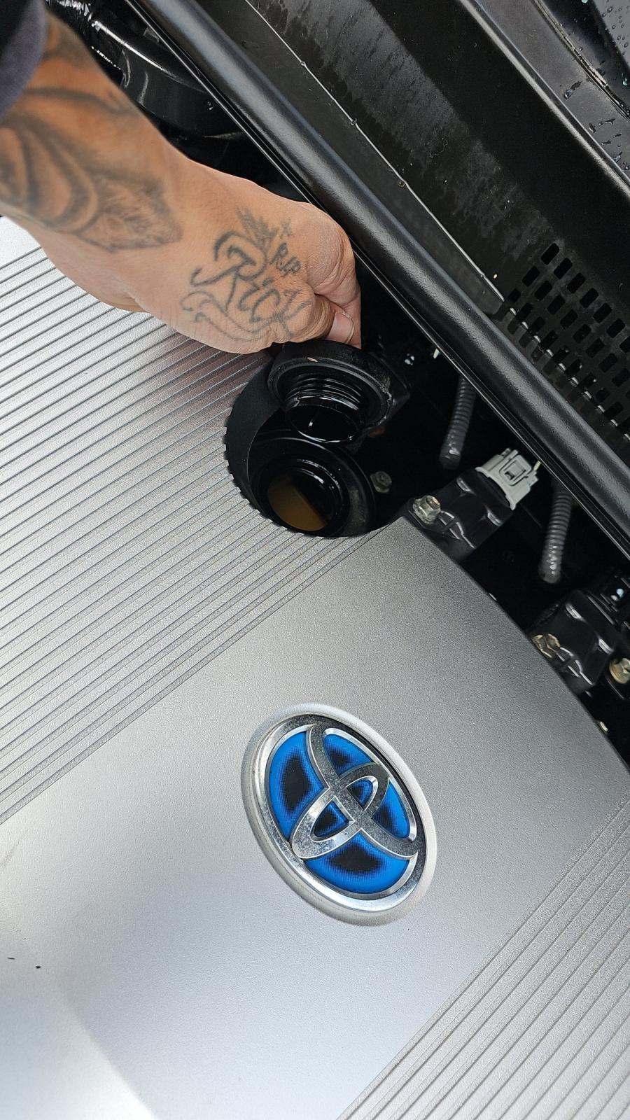 2016 Toyota Prius Three Touring FWD