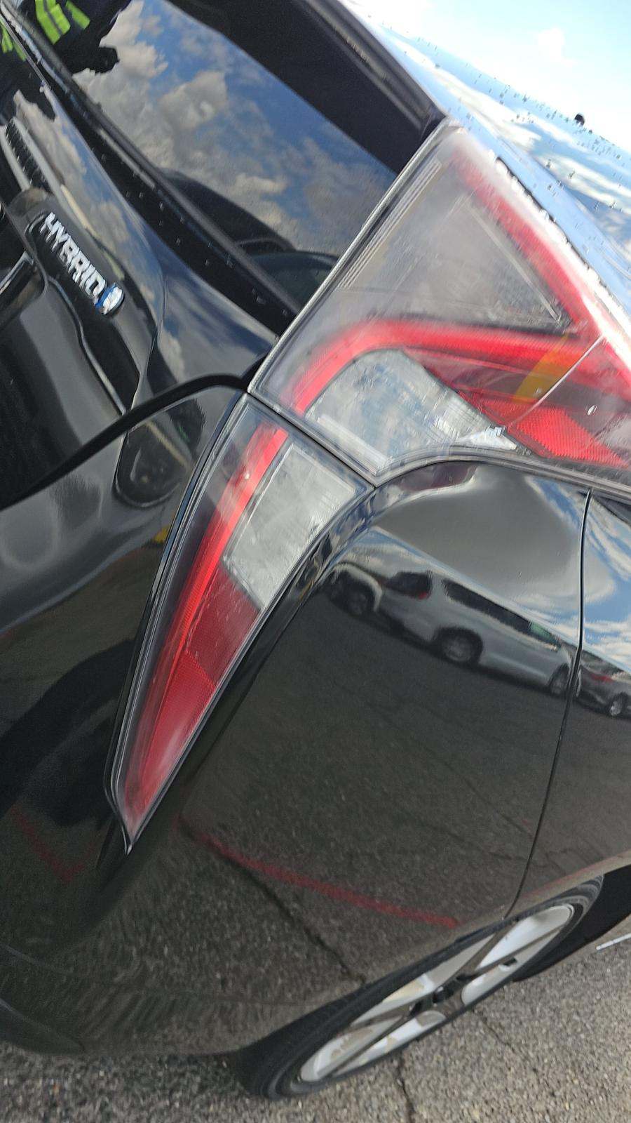 2016 Toyota Prius Three Touring FWD