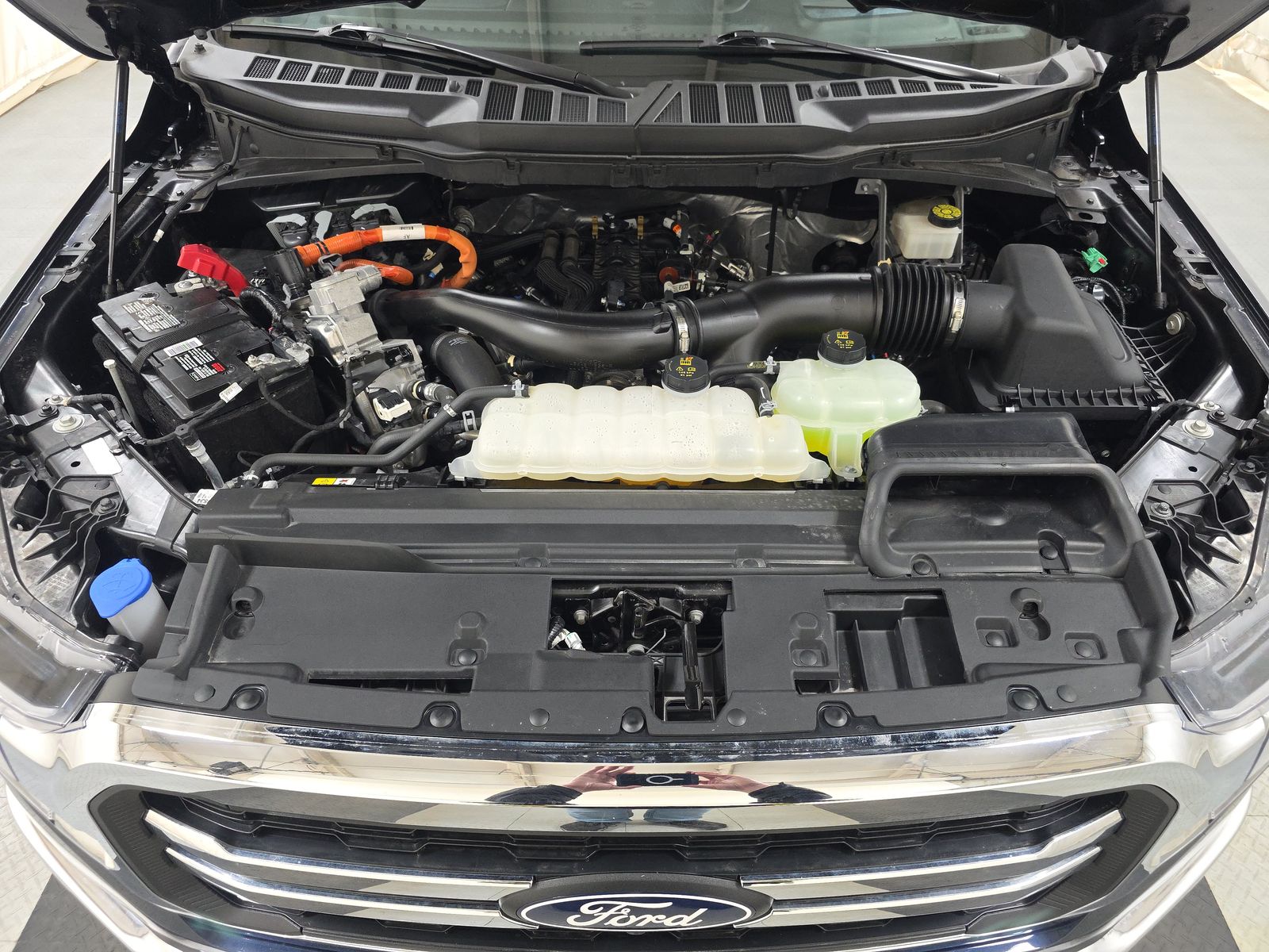 2024 Ford F-150 Hybrid Lariat AWD