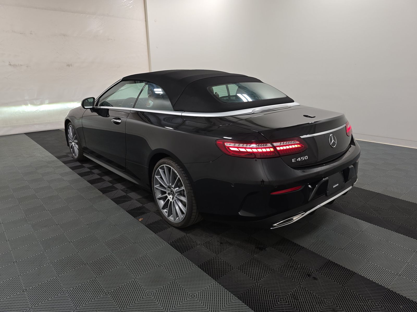 MERCEDES-BENZ E-CLASS - 7