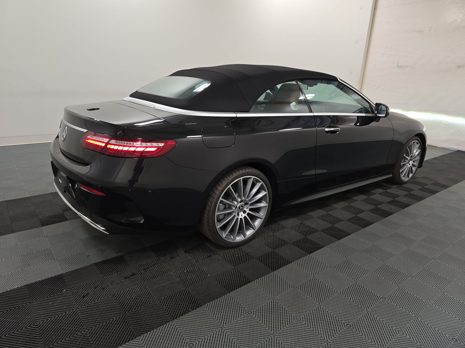 MERCEDES-BENZ E-CLASS - 5