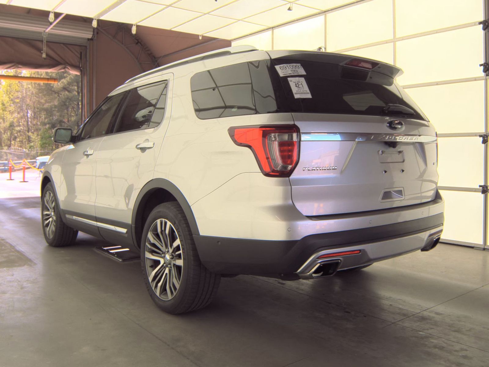 2017 Ford Explorer Platinum AWD