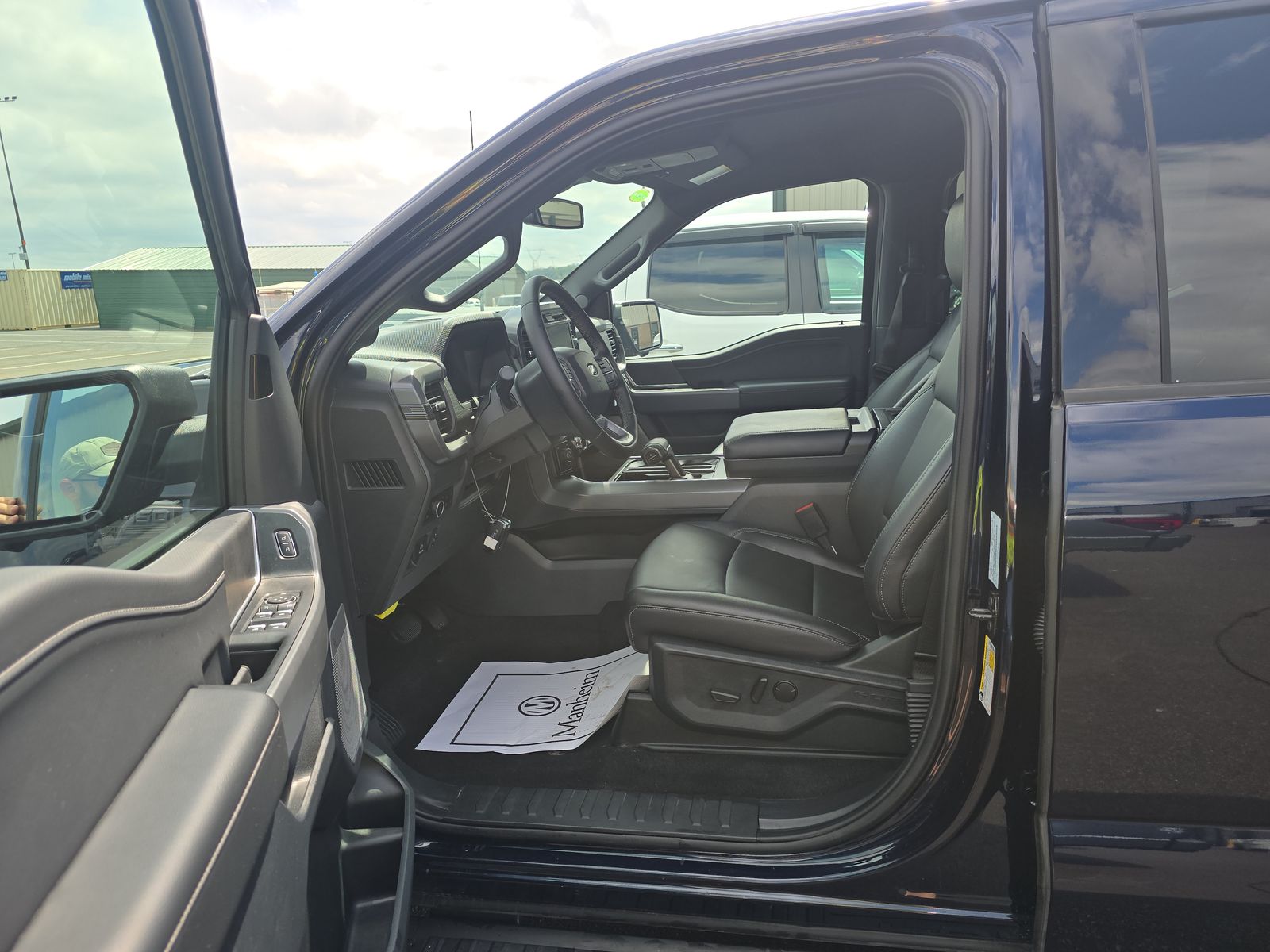 2025 Ford F-150 Hybrid XLT AWD