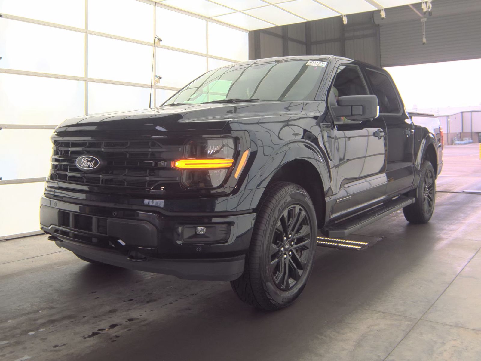 2025 Ford F-150 Hybrid XLT AWD