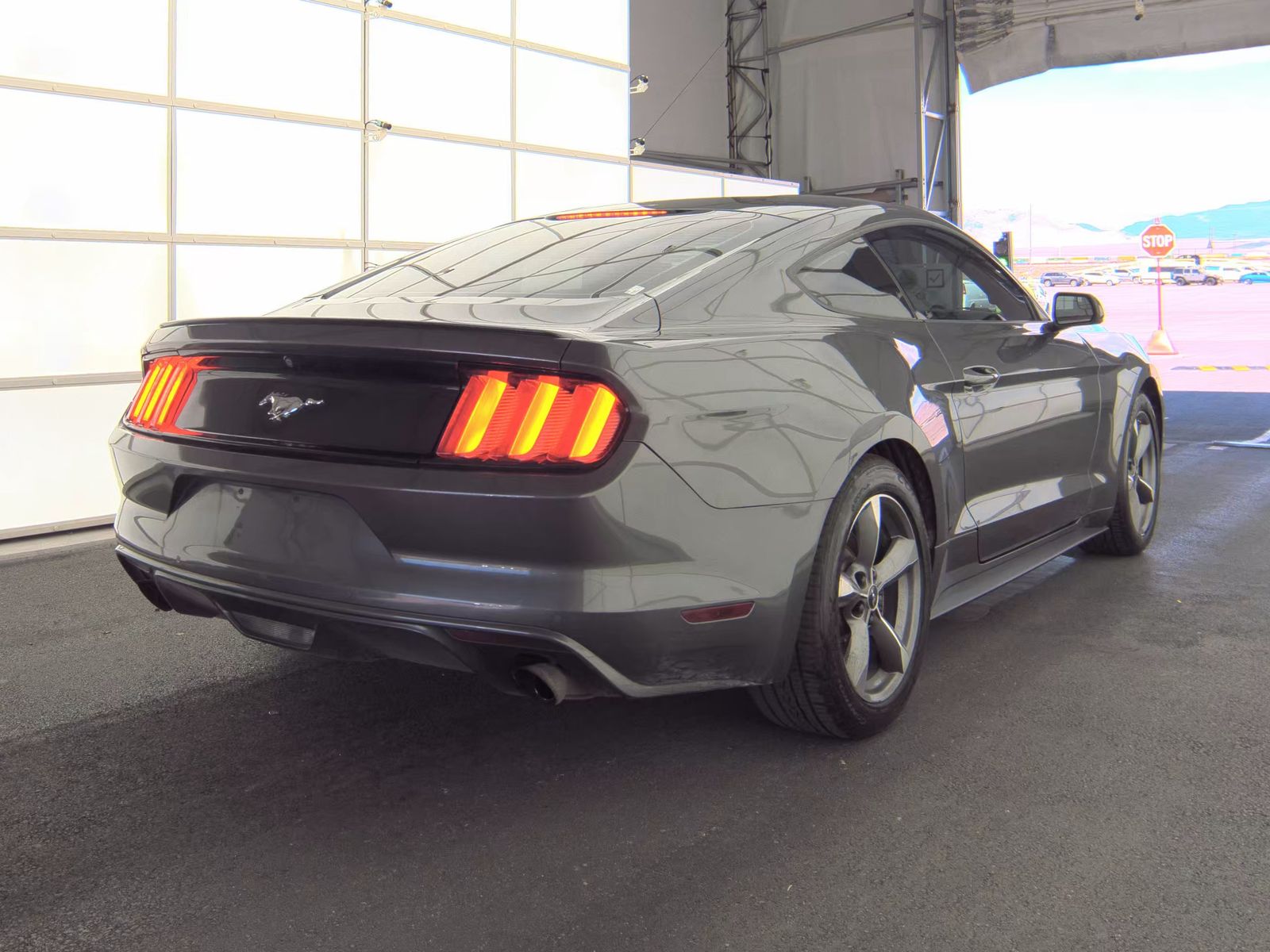 2017 Ford Mustang EcoBoost RWD