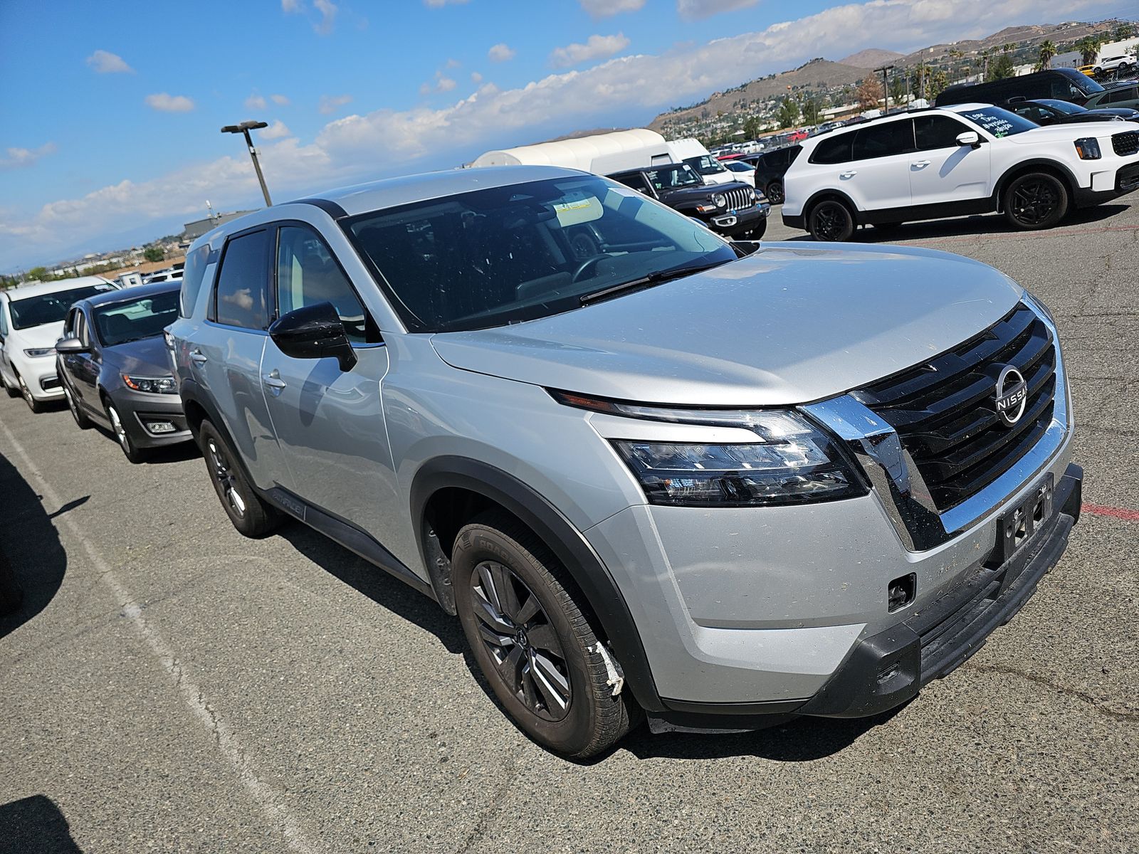 2024 Nissan Pathfinder S FWD