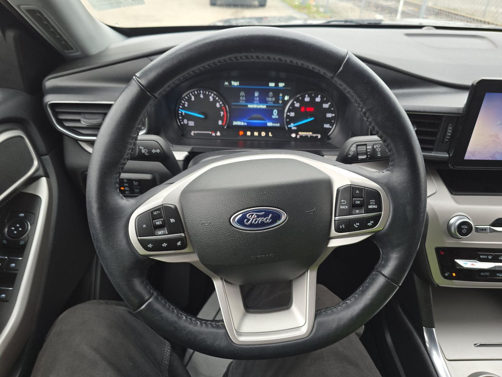 2023 Ford Explorer XLT AWD