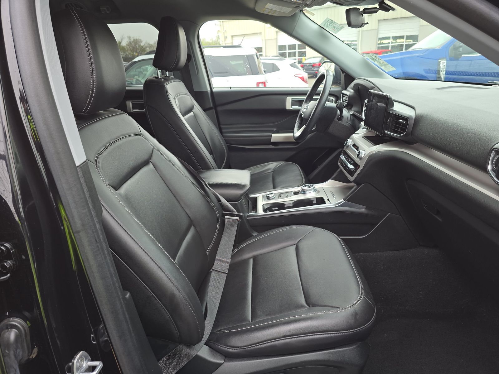 2023 Ford Explorer XLT AWD