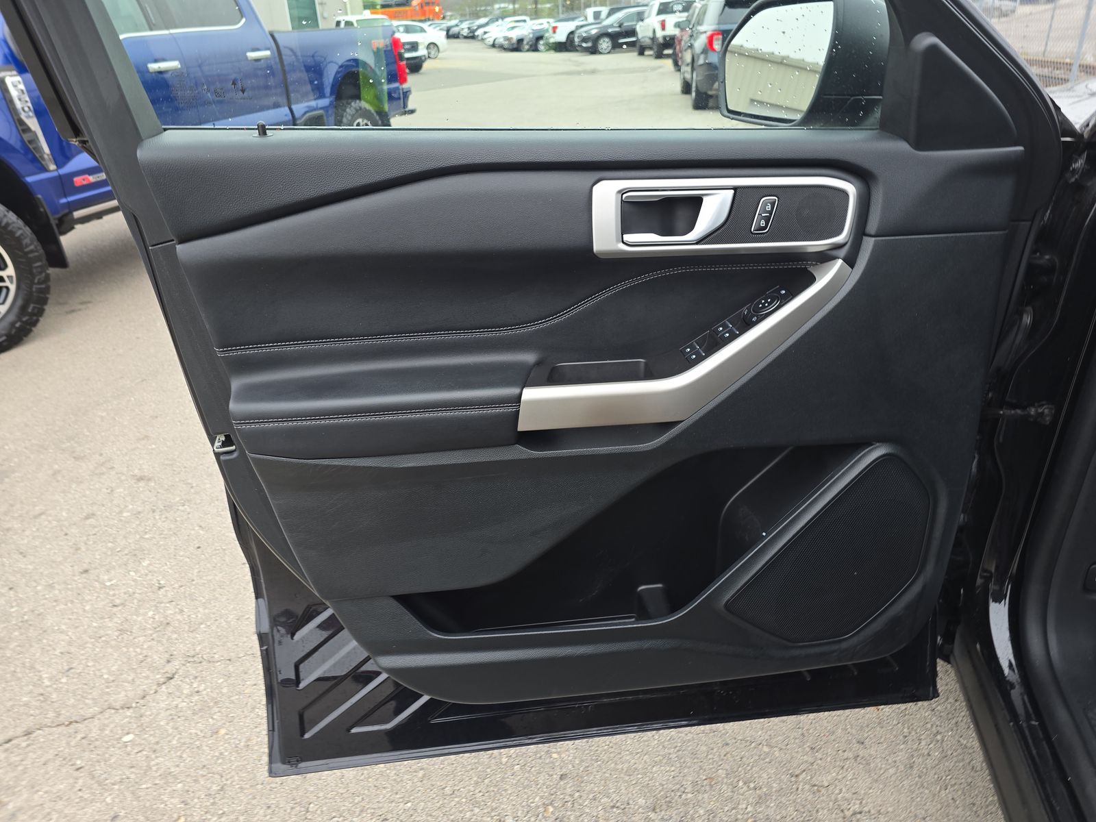 2023 Ford Explorer XLT AWD