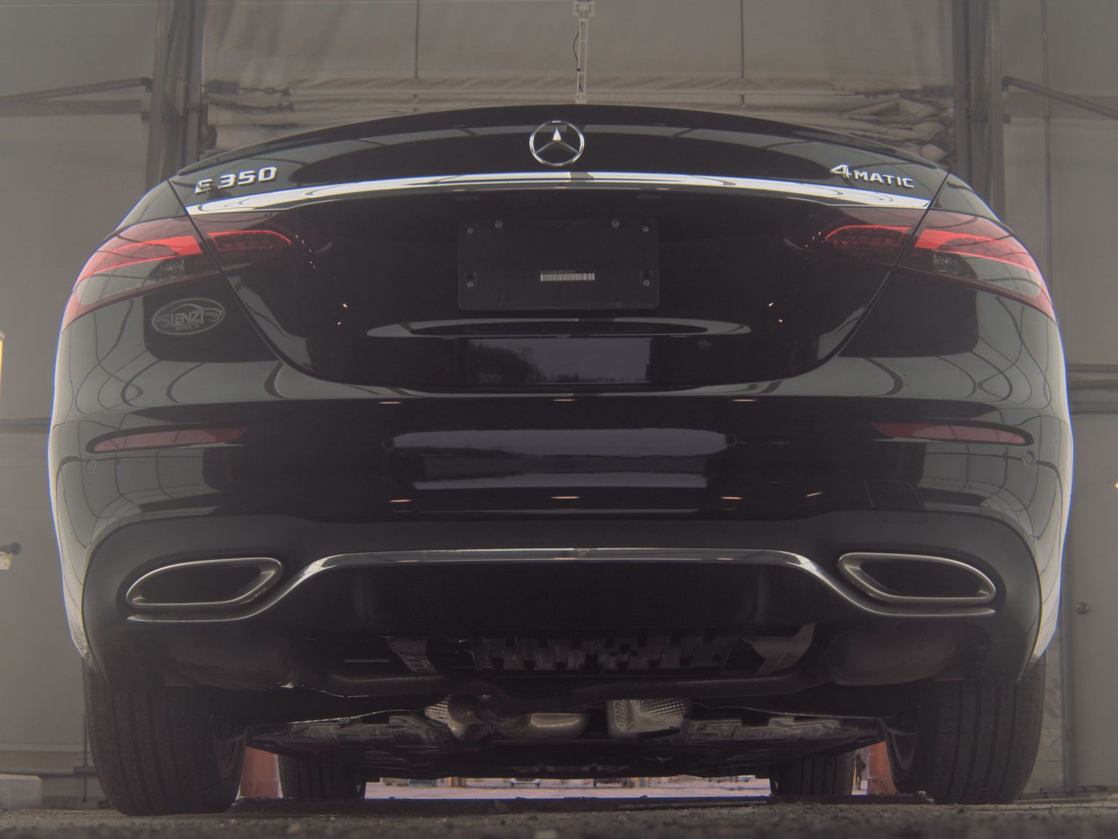 MERCEDES-BENZ E-CLASS - 8