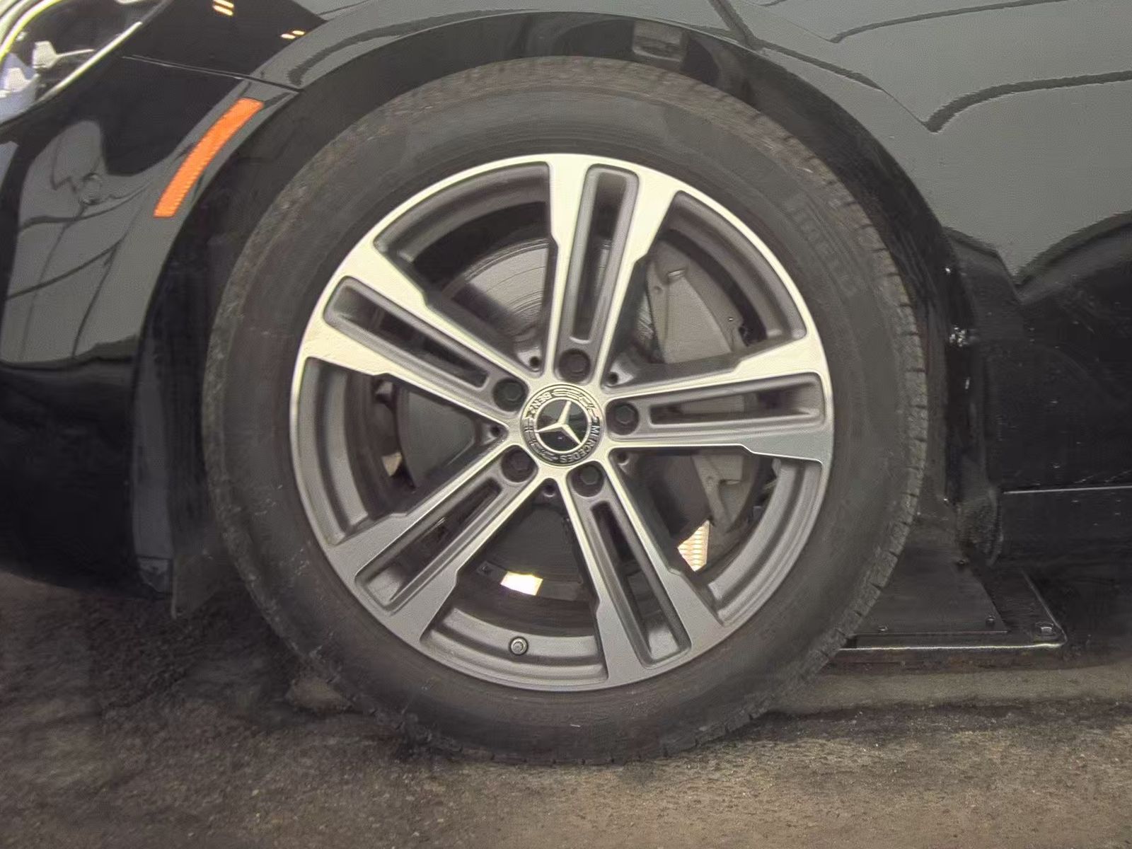 MERCEDES-BENZ E-CLASS - 10