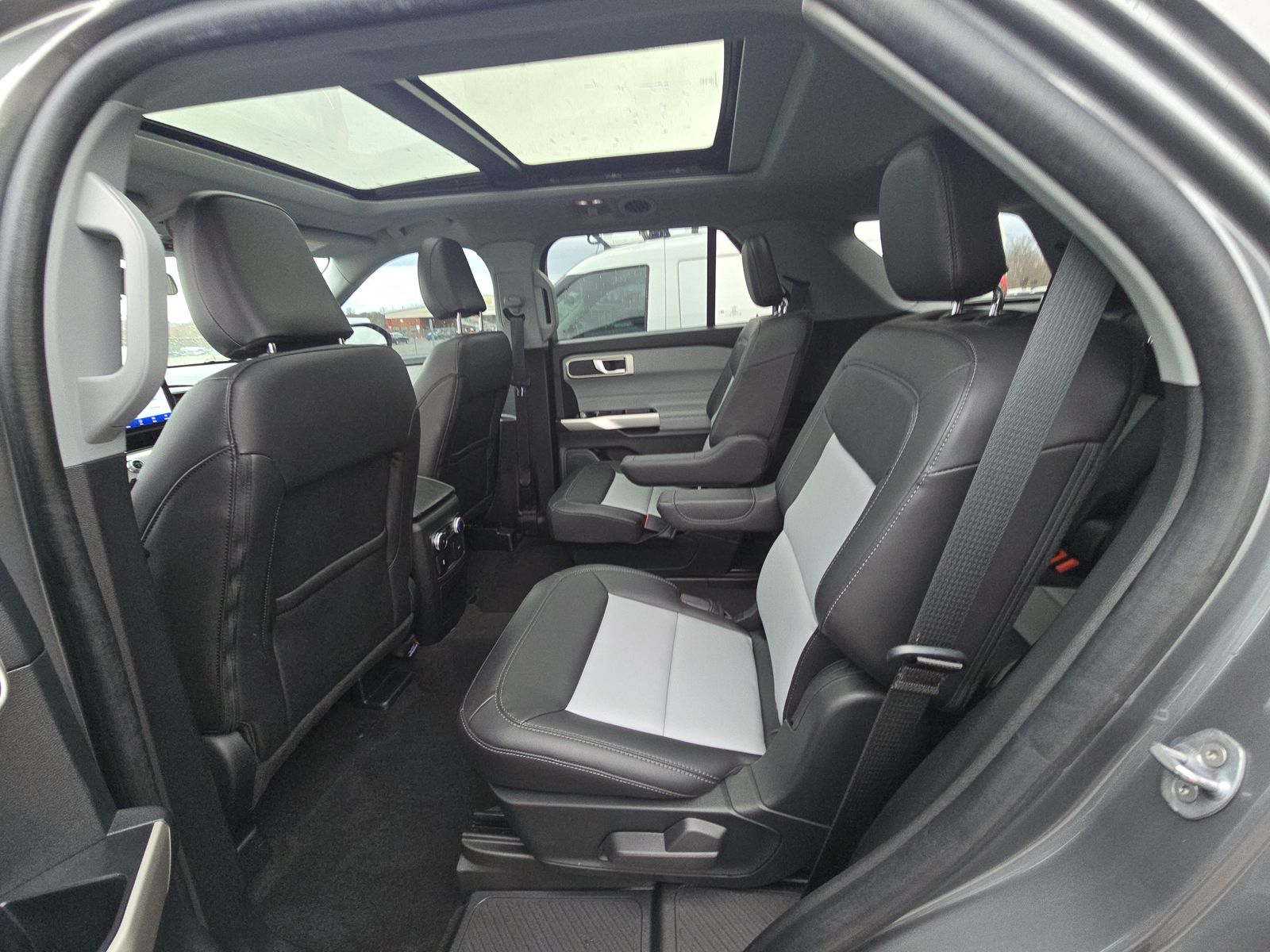 2022 Ford Explorer XLT AWD