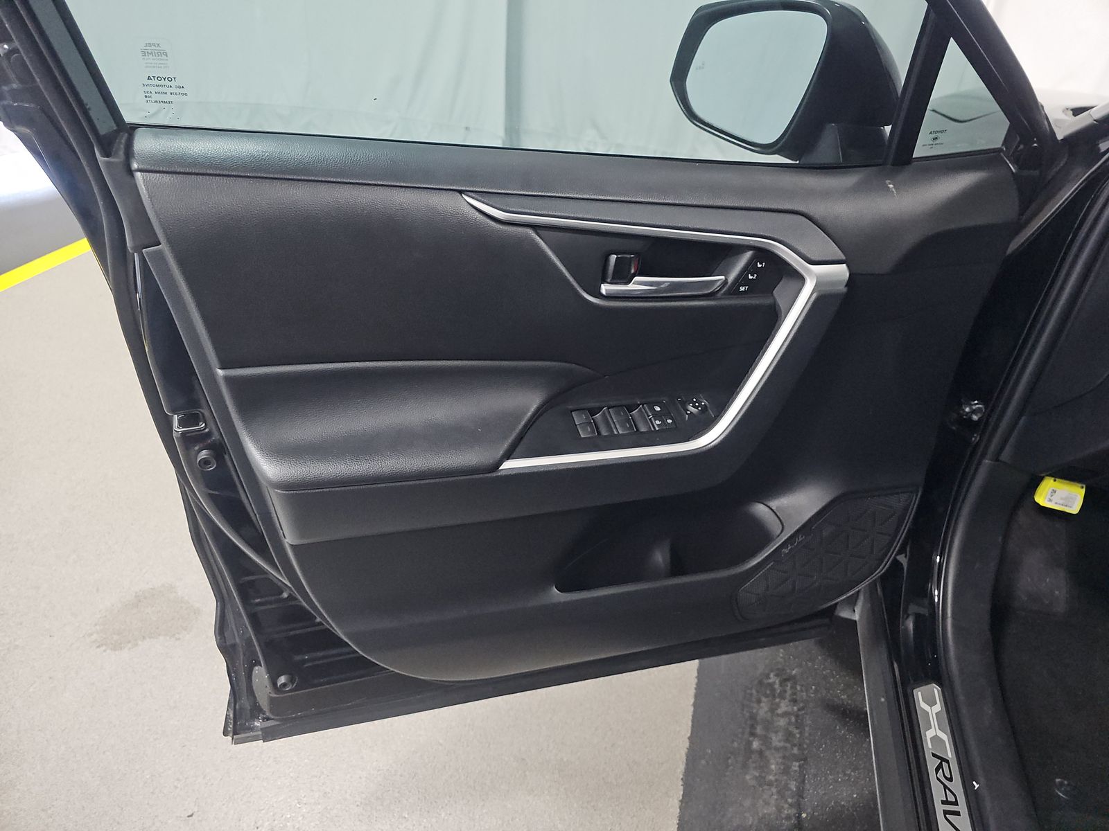 2023 Toyota RAV4 XLE Premium FWD