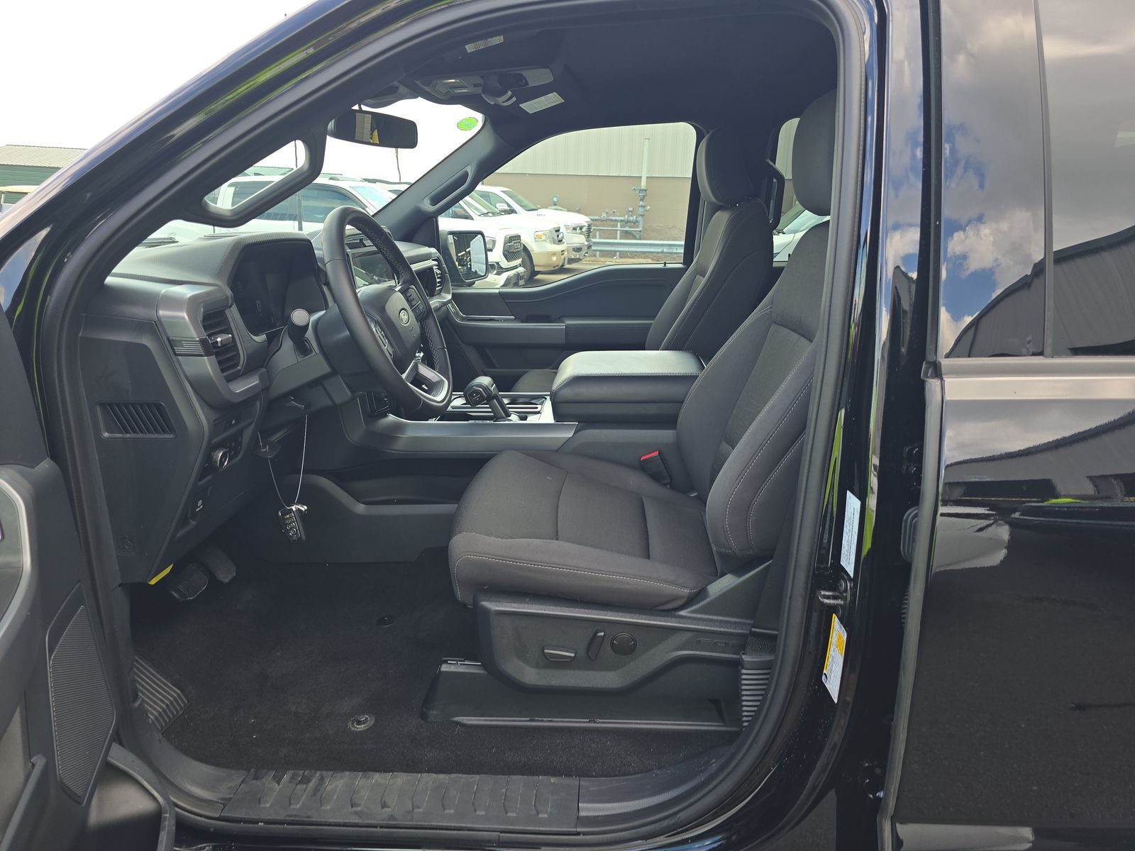 2025 Ford F-150 XLT AWD