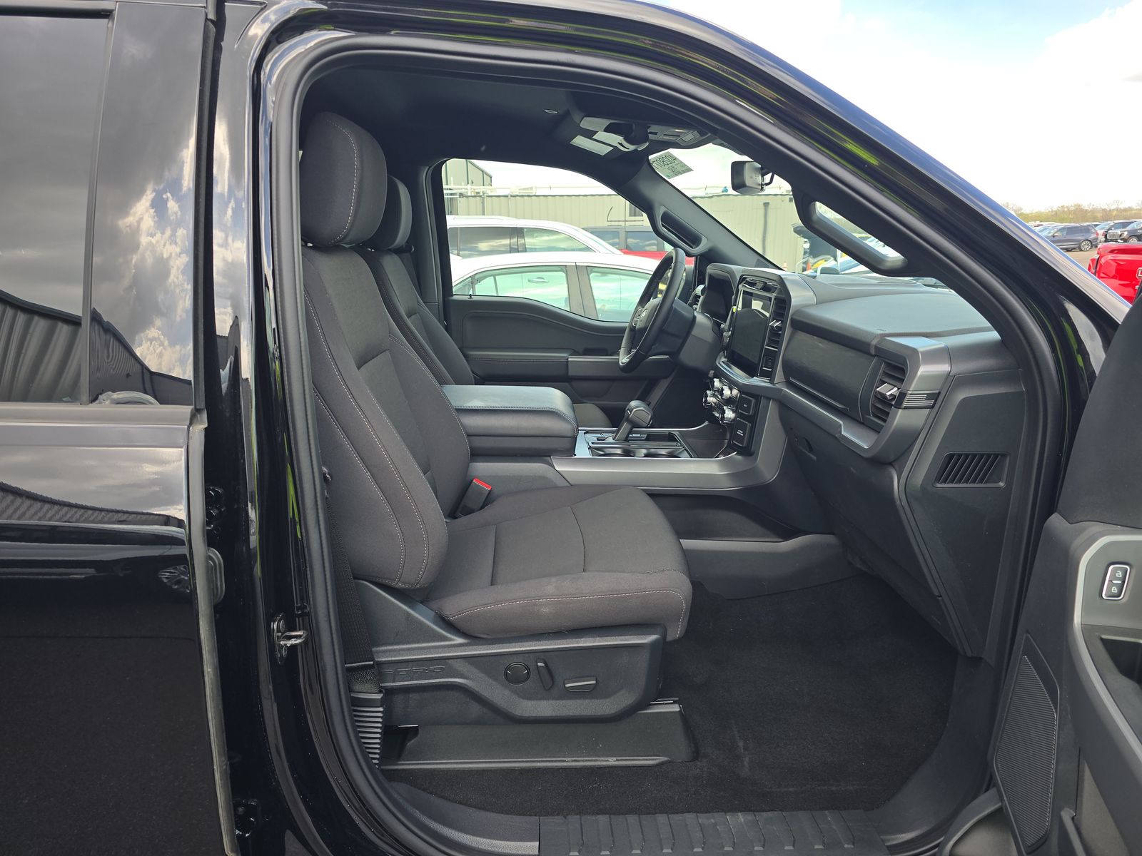 2025 Ford F-150 XLT AWD