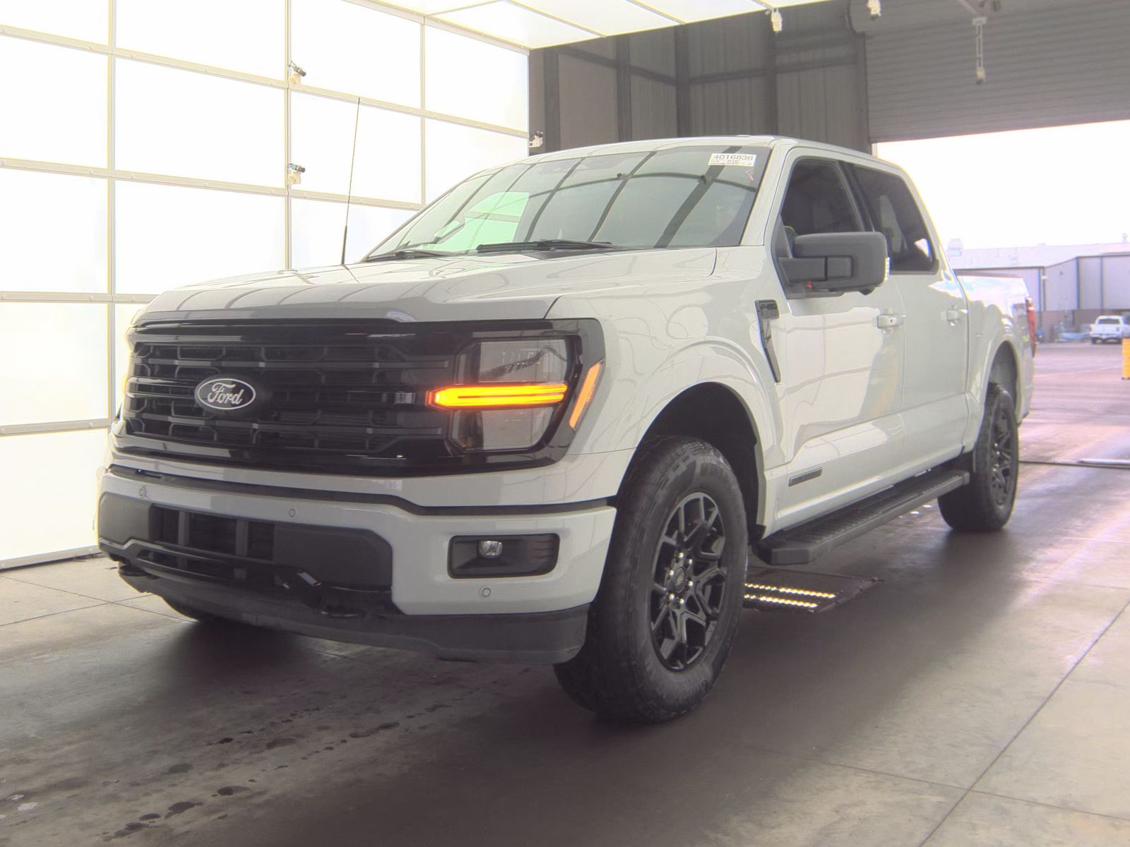 2024 Ford F-150 Hybrid XLT AWD