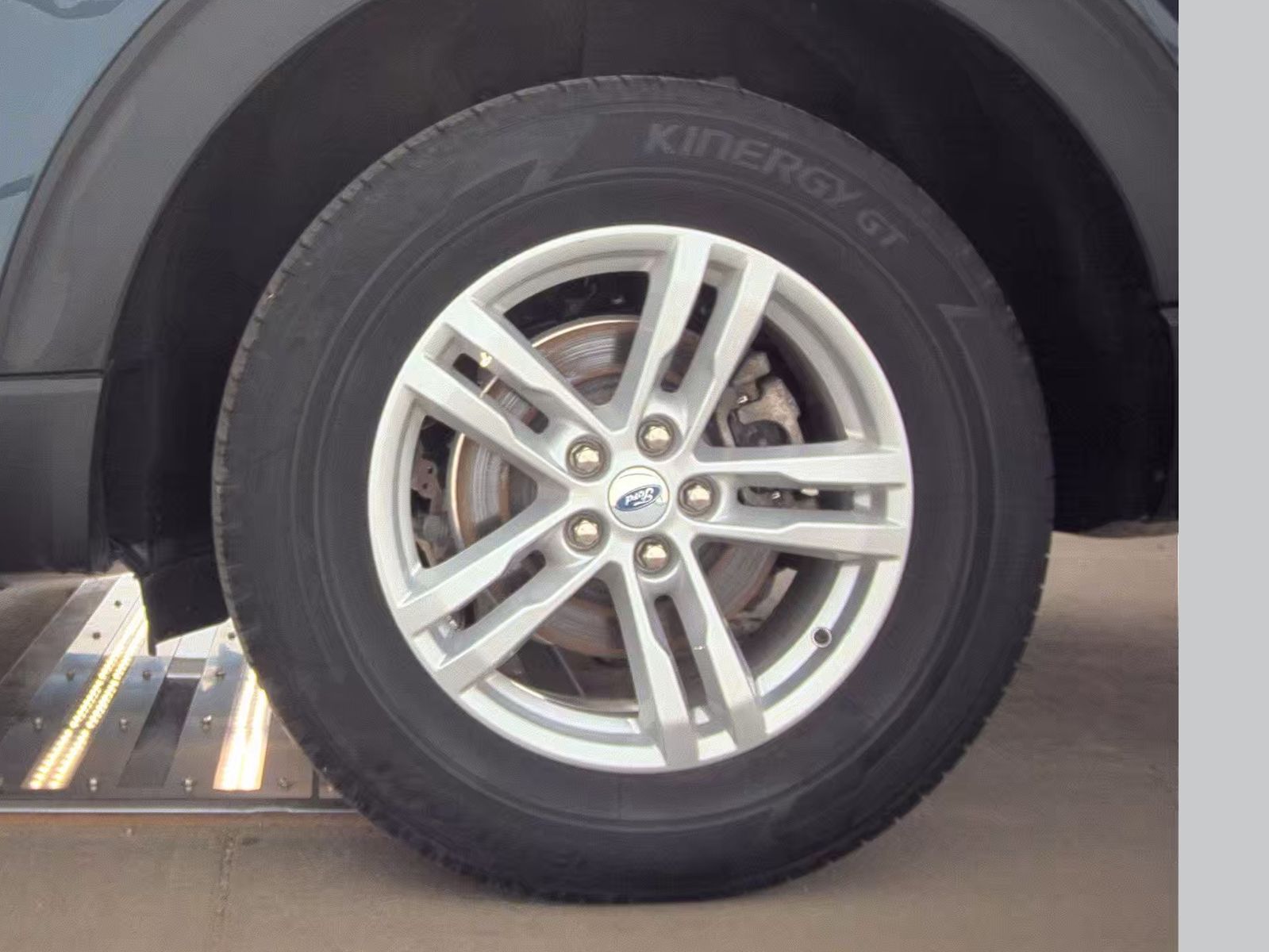 2023 Ford Explorer XLT AWD