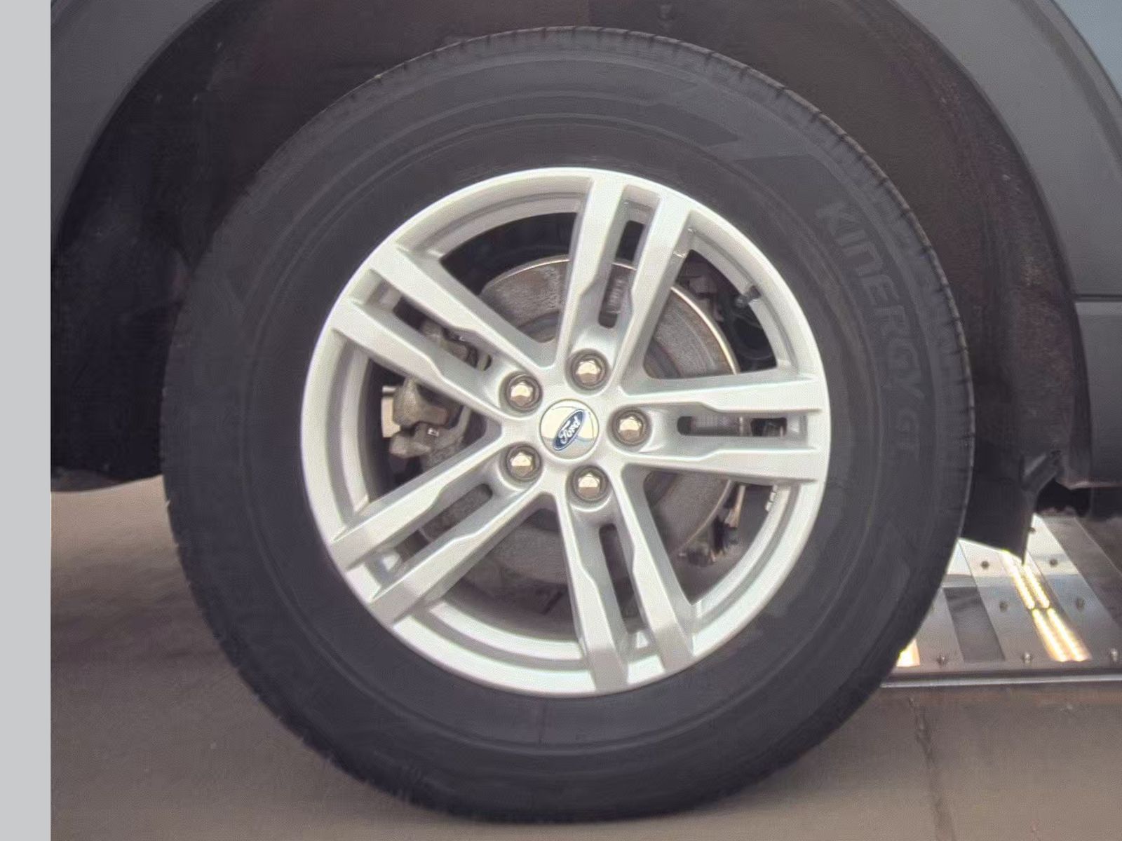 2023 Ford Explorer XLT AWD