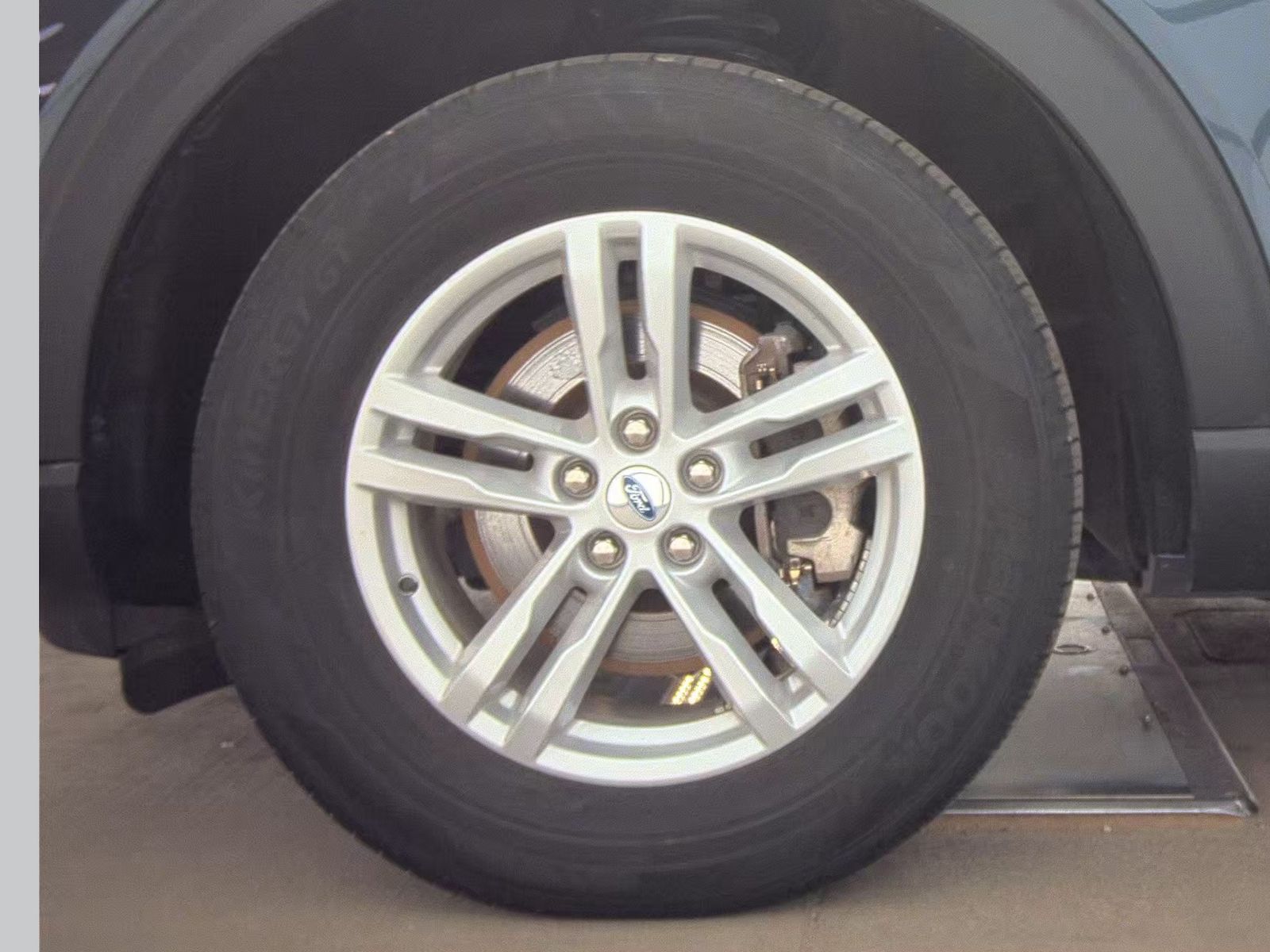 2023 Ford Explorer XLT AWD