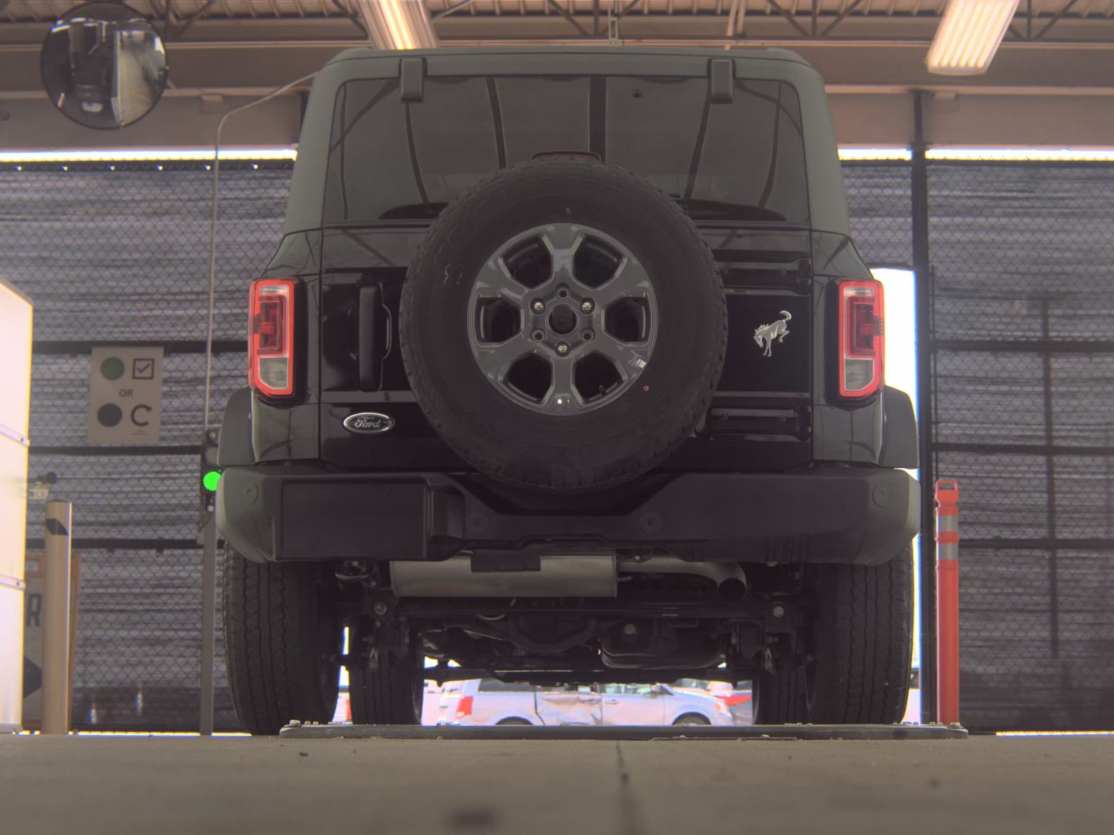FORD BRONCO - 8