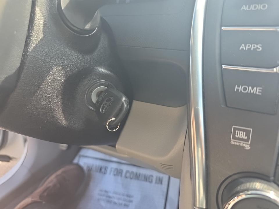 2017 Toyota Camry XLE FWD