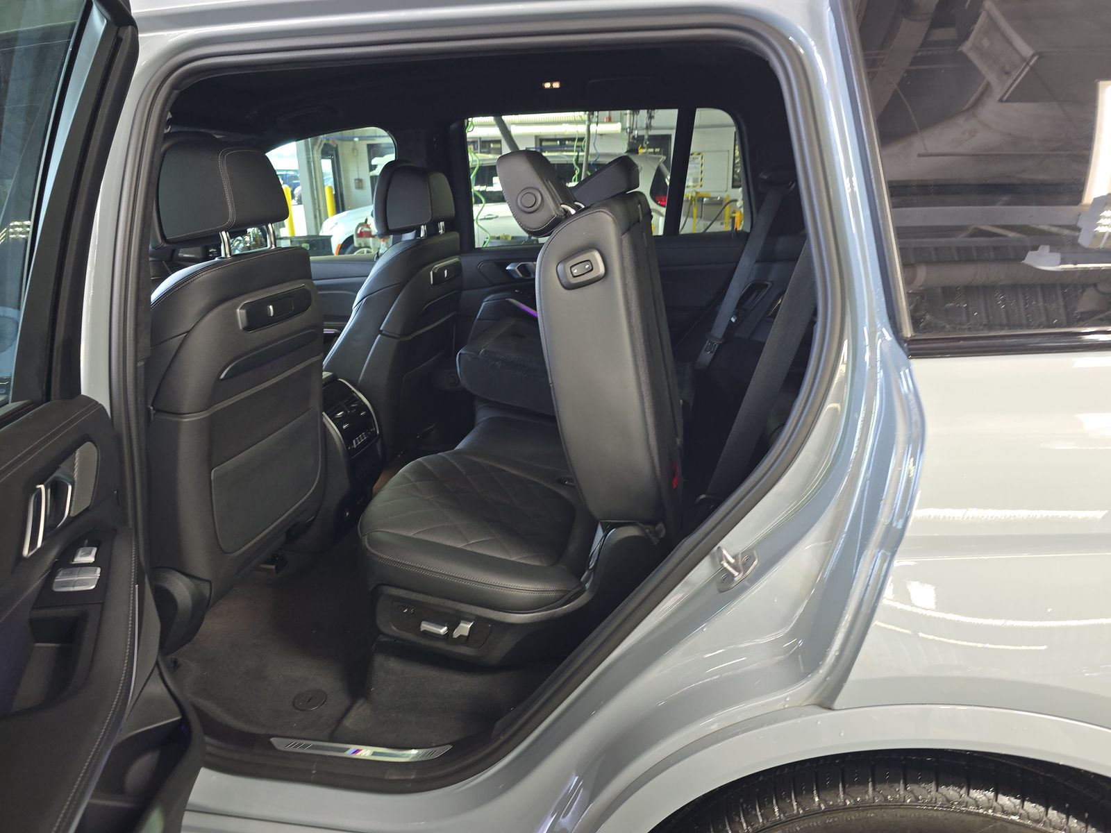 2023 BMW X7 xDrive40i AWD