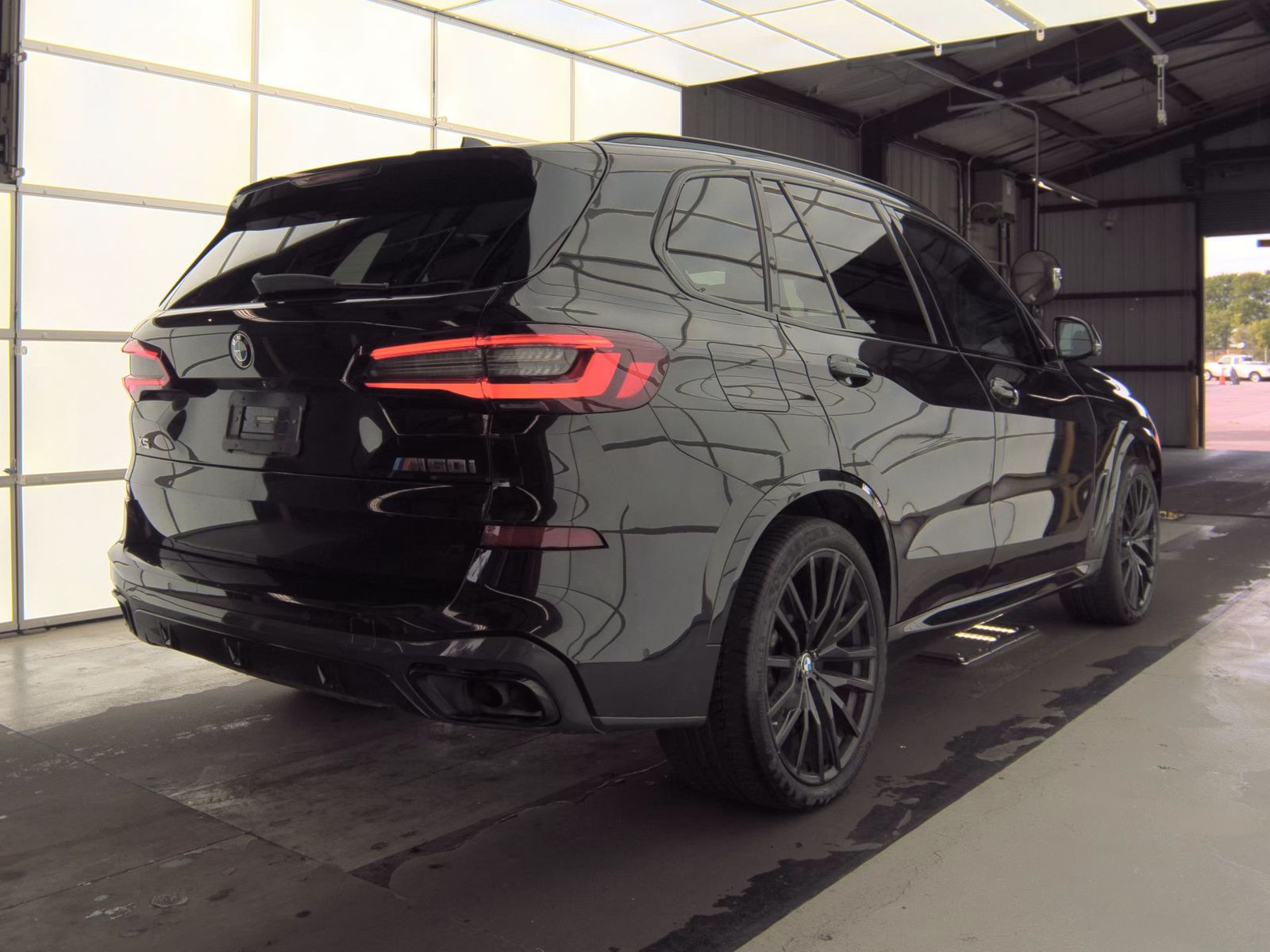2022 BMW X5 M50i AWD