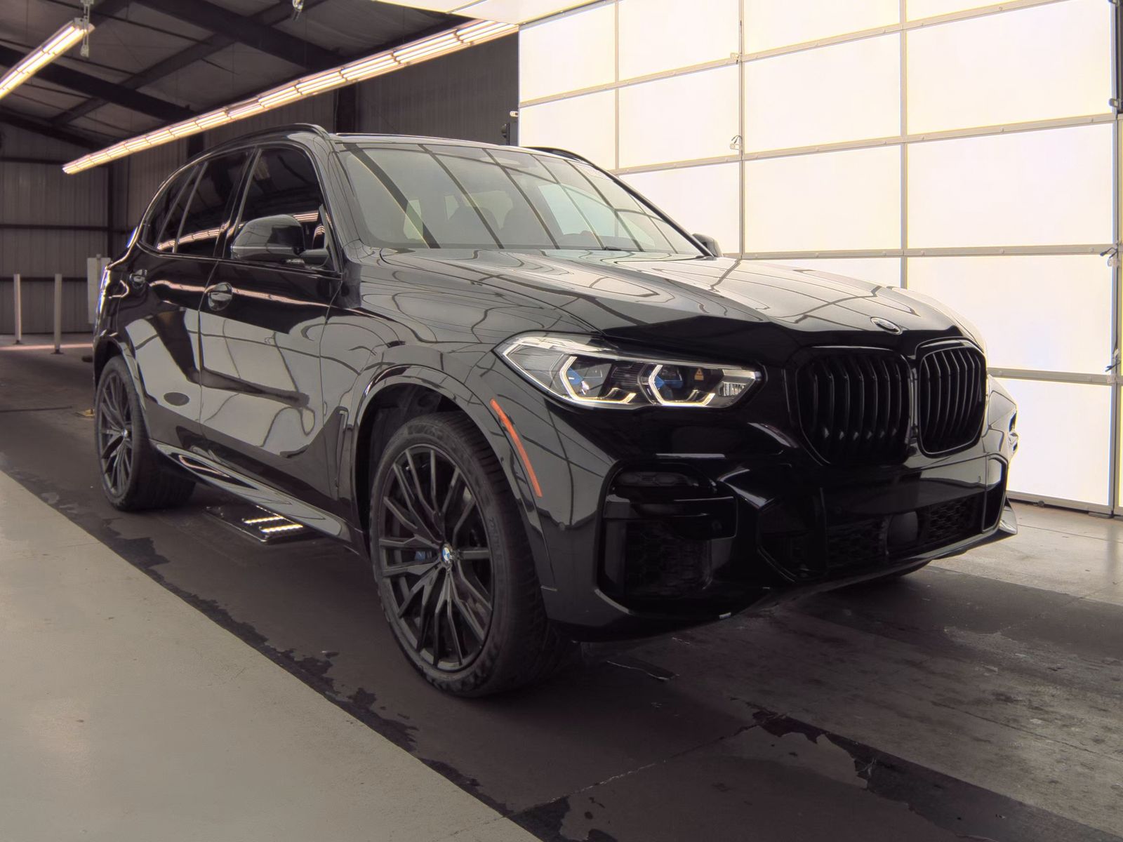 2022 BMW X5 M50i AWD