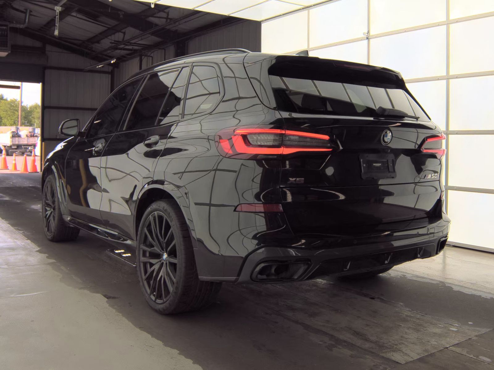 2022 BMW X5 M50i AWD