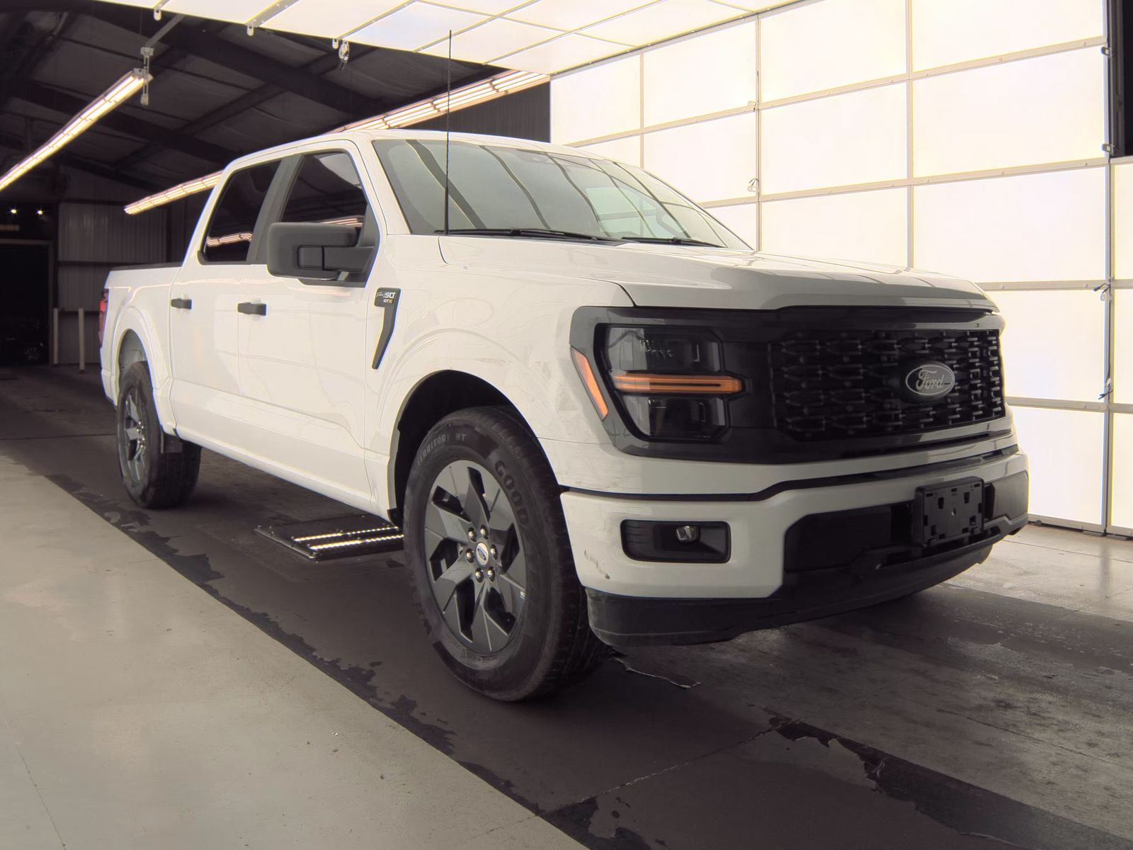 2025 Ford F-150 STX RWD