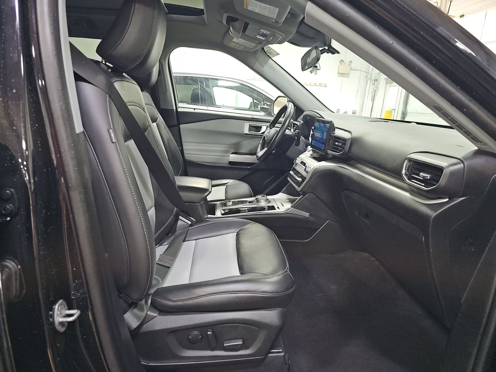 2022 Ford Explorer XLT AWD