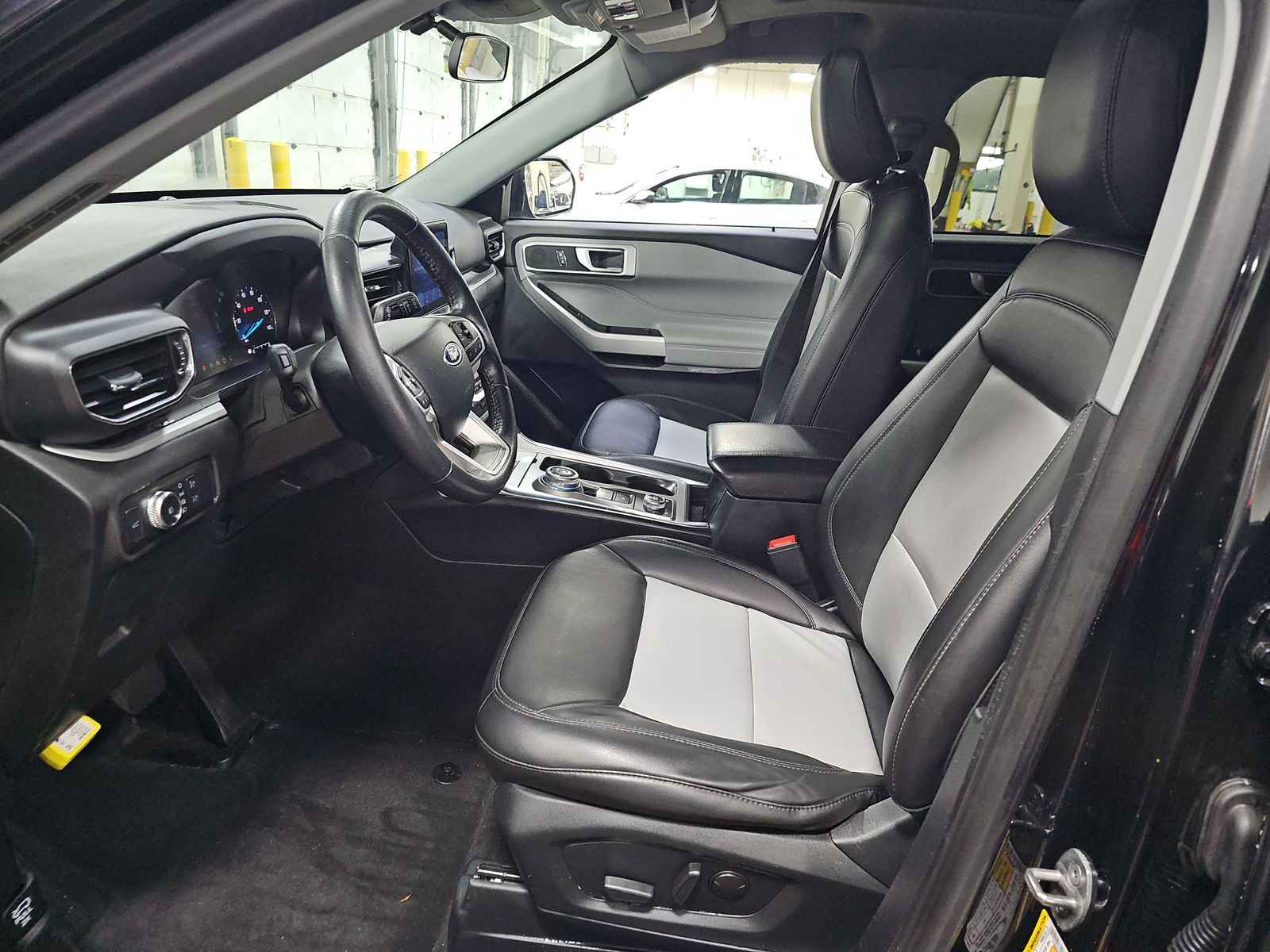 2022 Ford Explorer XLT AWD