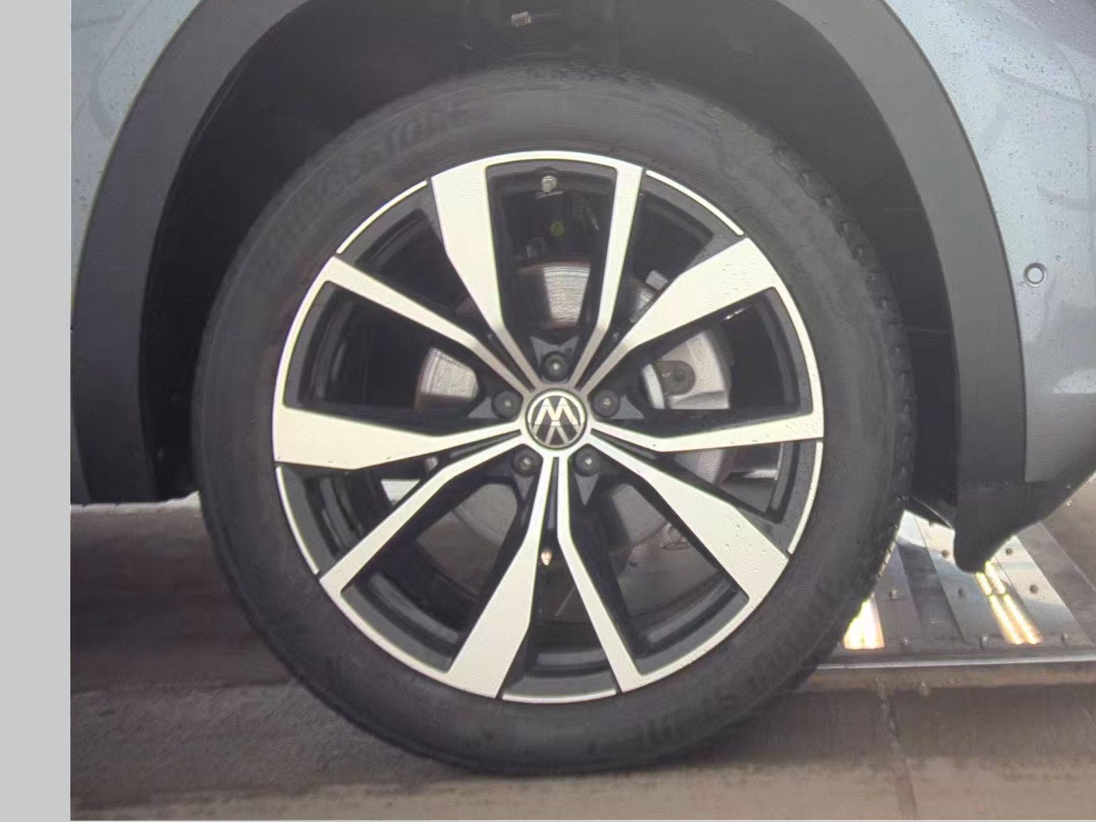 2024 Volkswagen Atlas 2.0T SEL Premium R-Line AWD