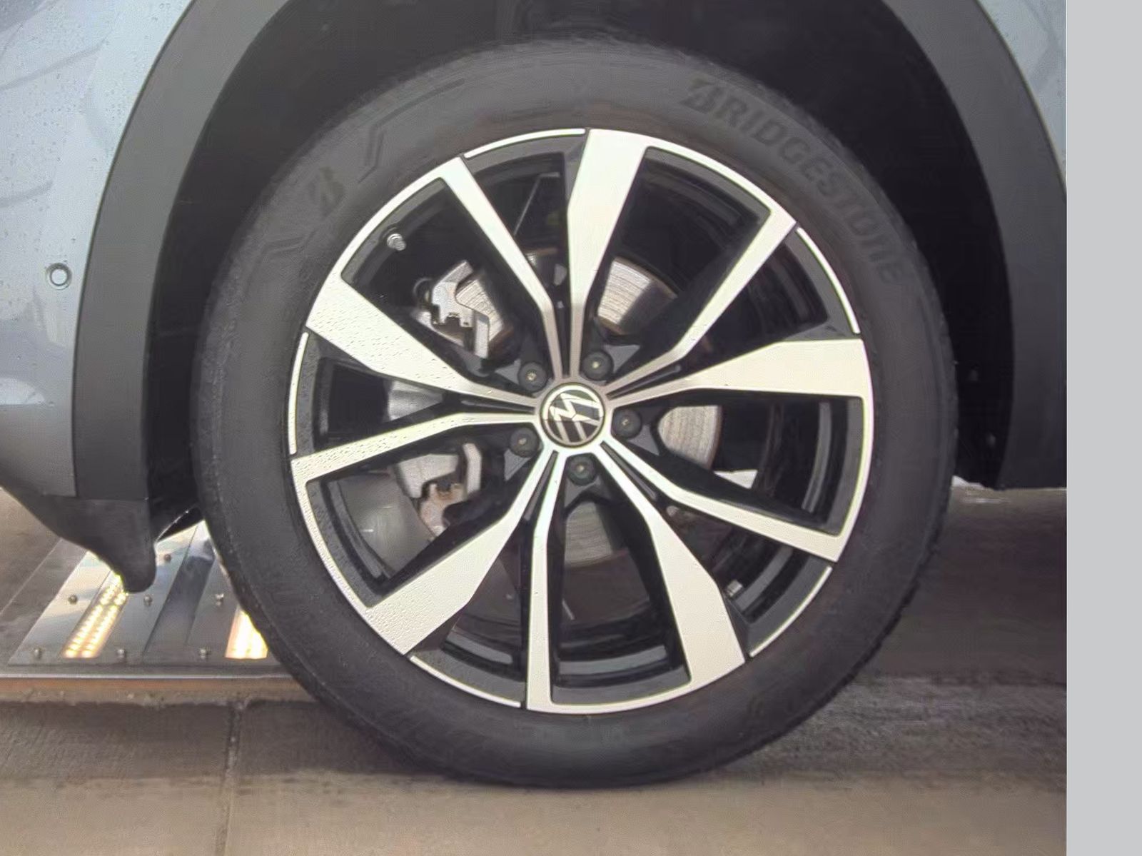 2024 Volkswagen Atlas 2.0T SEL Premium R-Line AWD