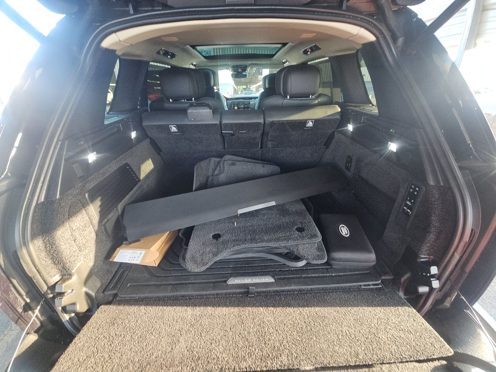 2025 Land Rover Range Rover Autobiography LWB AWD