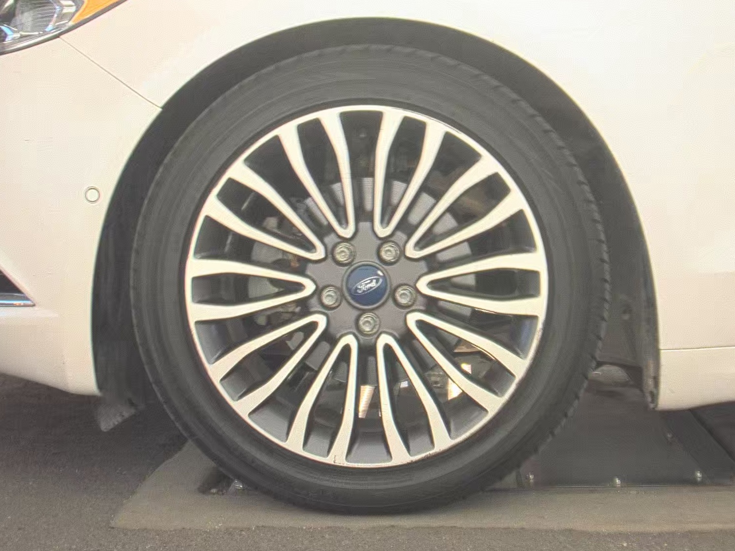 2017 Ford Fusion Hybrid Platinum FWD
