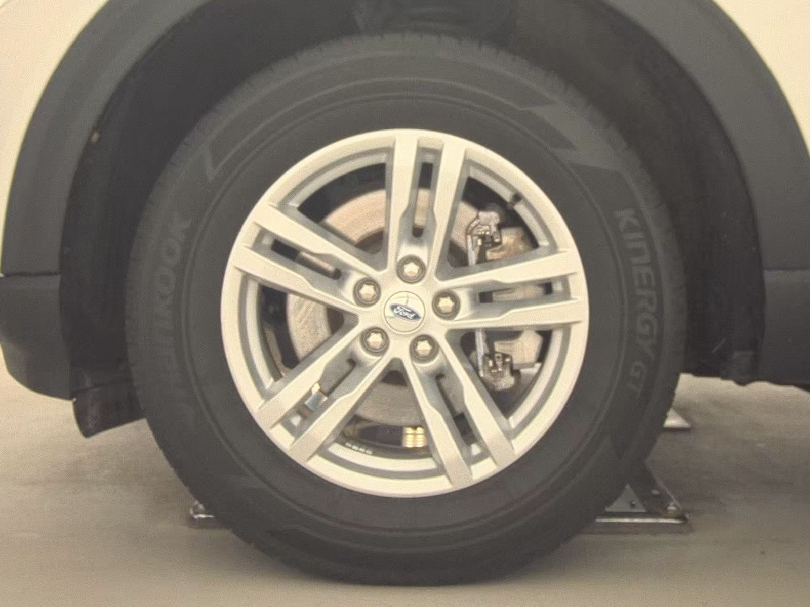 2023 Ford Explorer XLT AWD